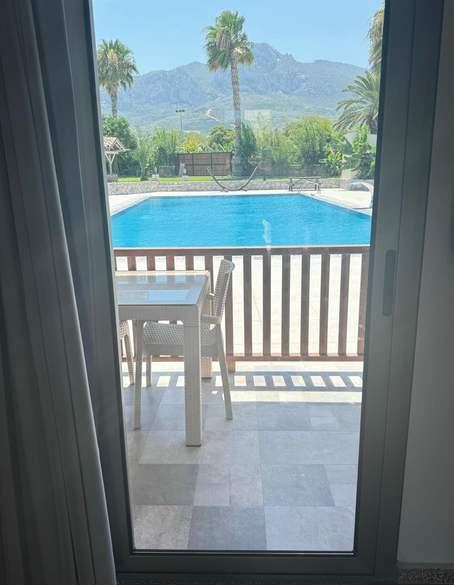 The Horse Farm Hotel Agios Georgios  Buitenkant foto